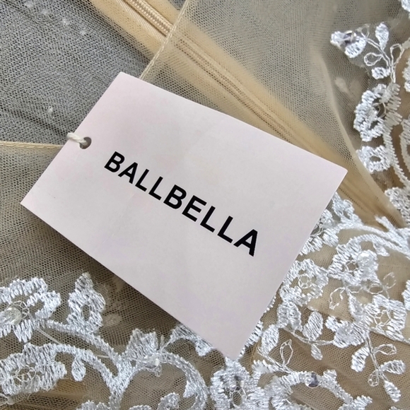 Nwt Ballbella Ivory/Nude Illusion Lace One Shoulder Longsleeve Bridal /Jumpsuit - Picture 3 of 16